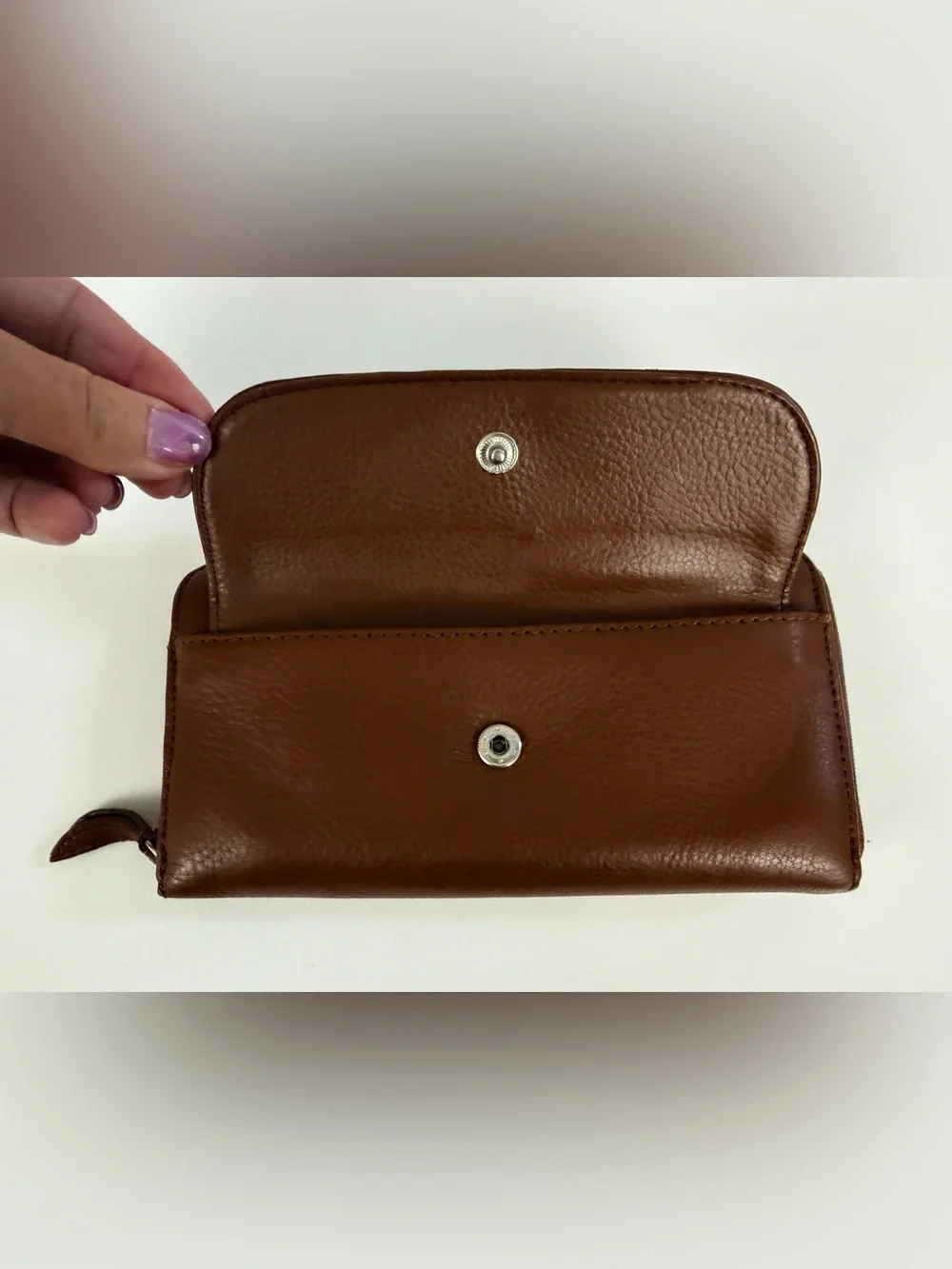 Stone Mountain Vintage Chocolate Brown Soft Pebbled Leather Zip Wallet w/storage